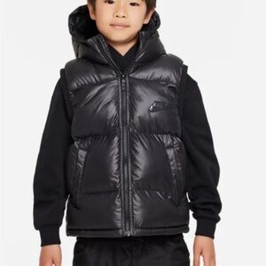 Nike Thermal-Fit Ultimate Repel Hooded Puffer Vest Boys Large
